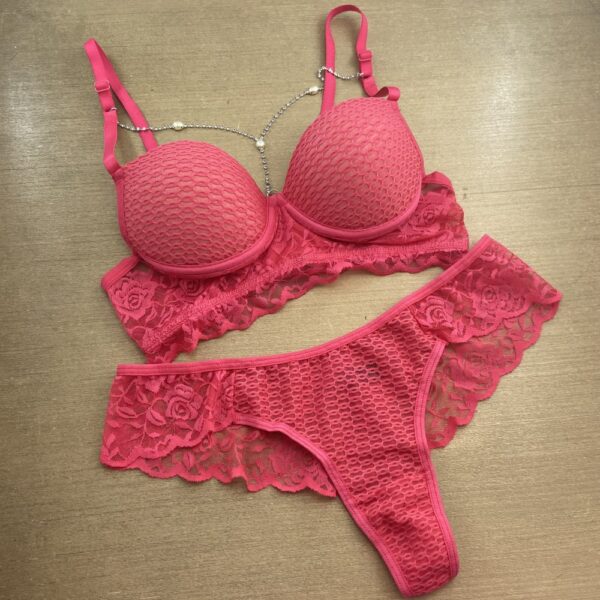 Conjunto sensual com Bojo e Arco em Renda e Joia Topázio
