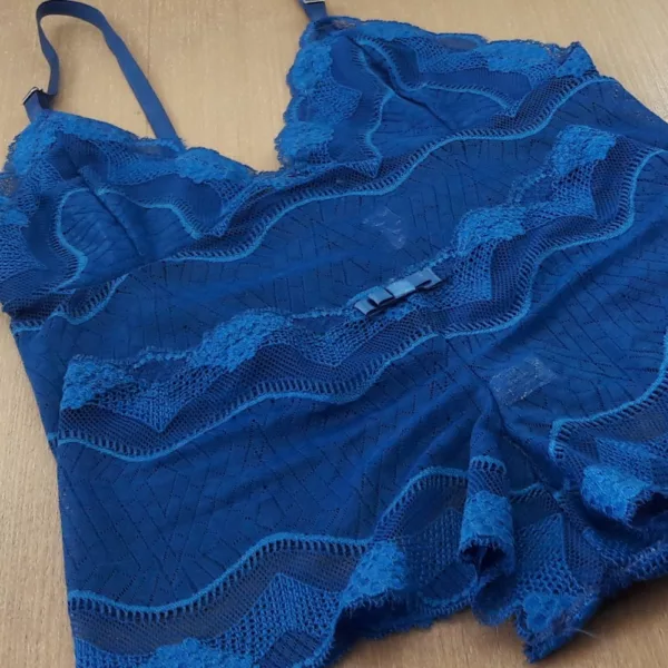 Conjunto Cropped de Renda com Calcinha Caleçon - Imagem 7