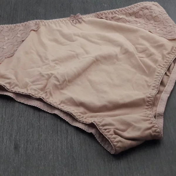 Calcinha Calçola Cotton Algodão Plus Size e Renda nas Laterais - Imagem 5