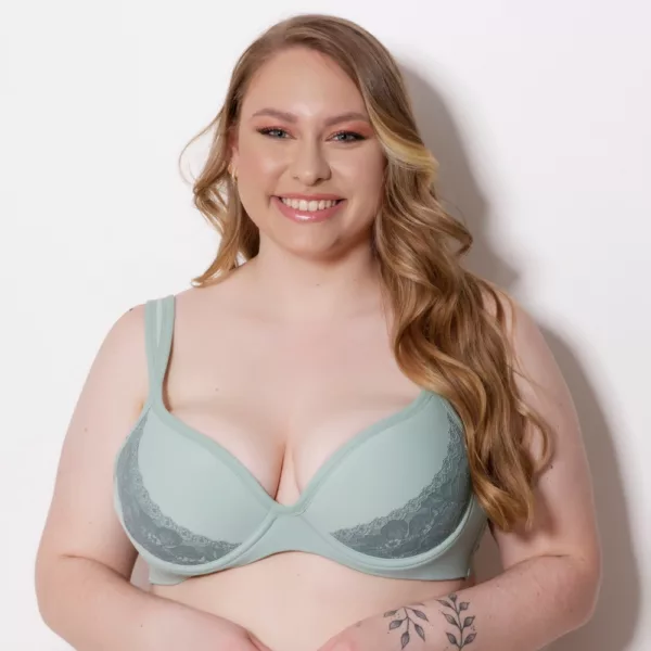 Sutiã com Bojo e Espuma Plus Size