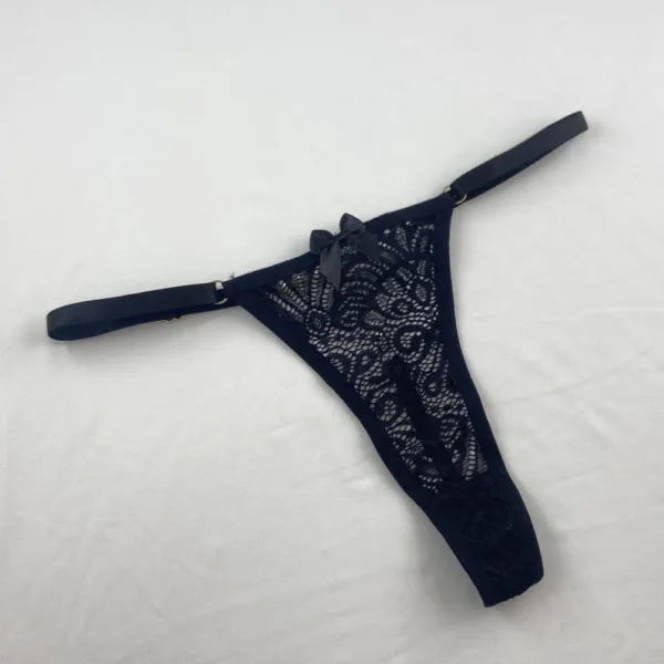 Tanga Sensual em Renda Delicada Fio Pérola