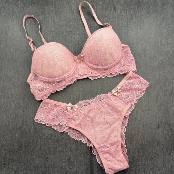 Conjunto com Bojo Sustentação em Renda