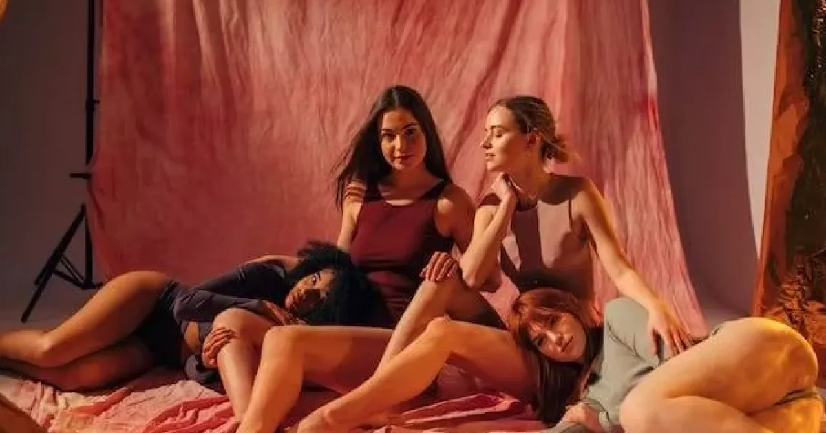 Tendências de Moda Íntima Feminina em 2024 - Foto de KoolShooters -